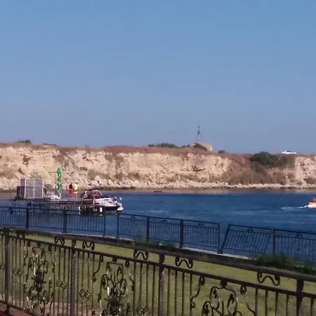 Akrotiriya Sea View דירה